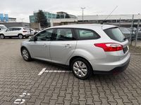 Gebraucht Ford Focus Trend 101 PS (74 kW) 2013 Silber Kombi