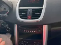 Gebraucht Peugeot 207 95 PS (69 kW) 2011 Silber Kleinwagen