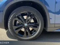 Gebraucht BMW X1 Sport Line 190 PS (139 kW) 2022 Phytonicblau SUV