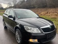 Gebraucht Skoda Octavia Ambition 105 PS (77 kW) 2012 Schwarz Kombi