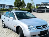 Begagnad Opel Vectra 122 HK (89 kW) 2003 Silver Sedan