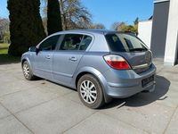 Gebraucht Opel Astra Elegance 125 PS (91 kW) 2004 Gold Limousine