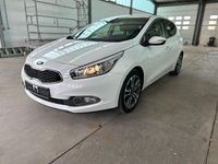 Second-hand Kia Ceed 128 CP (94 kW) 2015 Alb Hatchback