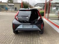 Gebraucht Toyota Aygo X Basis 72 PS (52 kW) 2025 Celestite grey metallic / nigh SUV