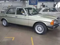 Gebraucht Mercedes 230 136 PS (100 kW) 1982 Grün Limousine