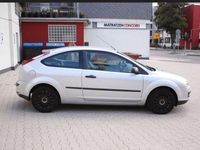 Gebraucht Ford Focus Ambiente 101 PS (74 kW) 2006 Grau Limousine