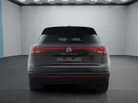 Gebraucht VW Touareg 231 PS (169 kW) 2024 Schwarz SUV