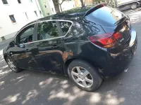 Gebraucht Opel Astra 140 PS (102 kW) 2010 Schwarz Kleinwagen