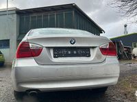 Gebraucht BMW 318 129 PS (94 kW) 2005 Silber Limousine