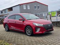 Gebraucht Hyundai Ioniq Premium 105 PS (77 kW) 2019 Fiery red / met Kleinwagen