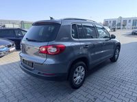 Używany VW Tiguan Team 140 KM (102 kW) 2011 Szary SUV