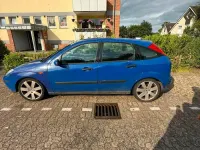Gebraucht Ford Focus 100 PS (73 kW) 2002 Blau Limousine