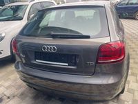 gebraucht Audi A3 1.6 TDI Attraction