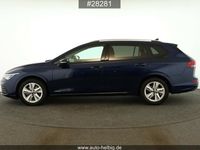 Gebraucht VW Golf VIII Life 150 PS (110 kW) 2023 Atlantik blue metallic Kombi