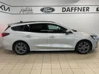 Gebraucht Ford Focus ST-Line X 125 PS (91 kW) 2023 Polarsilber metallic Limousine