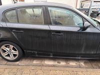 Gebraucht BMW 118 130 PS (95 kW) 2006 Schwarz Kleinwagen