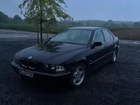Używany BMW 520 Basis 150 KM (110 kW) 1998 Czarny Sedan/Limuzyna