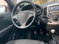 Gebraucht Hyundai i30 90 PS (66 kW) 2010 Rot Kombi