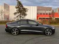 Gebraucht Volvo S60 R-Design 250 PS (183 kW) 2019 Blau Limousine