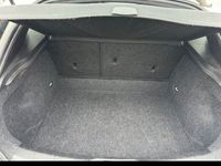 Gebraucht Volvo V40 R-Design 150 PS (110 kW) 2014 Weiß Limousine