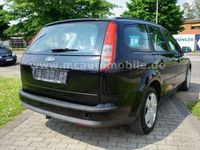 Gebraucht Ford Focus Style 101 PS (74 kW) 2007 Schwarz metallic Kombi