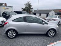 Gebraucht Opel Corsa Innovation 90 PS (66 kW) 2009 Starsilber iii m2 Kleinwagen