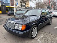 Gebraucht Mercedes E300 AMG 179 PS (131 kW) 1992 Blau Limousine