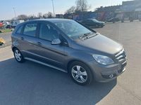 Gebraucht Mercedes B160 95 PS (69 kW) 2010 Grau Van / Kleinbus