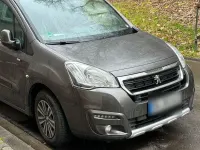 Gebraucht Peugeot Partner Tepee Active 99 PS (72 kW) 2016 Braun Van / Kleinbus