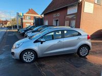Gebraucht Kia Rio Edition 7 86 PS (63 kW) 2012 Silber Limousine