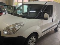 Gebraucht Fiat Doblò 120 PS (88 kW) 2011 Weiß Van / Kleinbus