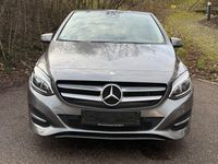 Gebraucht Mercedes B200 Urban 156 PS (114 kW) 2015 Grau Van / Kleinbus