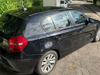 Gebraucht BMW 116 122 PS (89 kW) 2007 Schwarz Kleinwagen