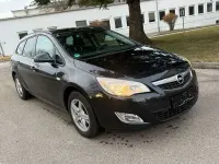 Gebraucht Opel Astra Design Edition 110 PS (80 kW) 2012 Schwarz Kombi