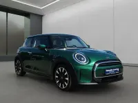 Gebraucht Mini ONE Classic 102 PS (75 kW) 2022 Grün / british racing green (metallic) Kleinwagen