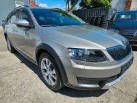 Gebraucht Skoda Octavia Scout 4x4 184 PS (135 kW) 2017 Beige Kombi