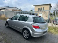 Gebraucht Opel Astra 106 PS (77 kW) 2005 Silber Limousine