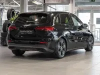 Gebraucht Mercedes B200 Progressive 163 PS (119 kW) 2025 Schwarz Van / Kleinbus