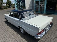 Gebraucht Mercedes 230 120 PS (88 kW) 1967 Weiß Limousine