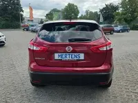 Gebraucht Nissan Qashqai 360º 163 PS (119 kW) 2015 Rot SUV