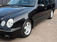 Gebraucht Mercedes E320 Avantgarde 197 PS (144 kW) 2001 Schwarz Kombi