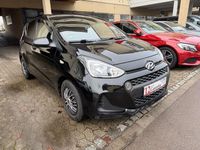 Gebraucht Hyundai i10 Classic 67 PS (49 kW) 2017 Schwarz Kleinwagen