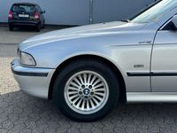 Second-hand BMW 523 170 CP (125 kW) 2000 Argintiu Berlinǎ