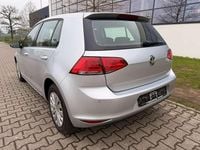 Gebraucht VW Golf VII Trendline 86 PS (63 kW) 2015 Reflexsilber metallic Kleinwagen
