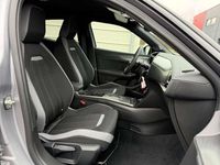 Neu Opel Mokka 145 PS (106 kW) 2025 Kontrast grau metallic / schwarzes dach SUV