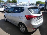 Gebraucht Hyundai ix20 Classic 90 PS (66 kW) 2012 Silber Kleinwagen
