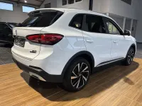 Neu MG ZS Luxury 197 PS (144 kW) 2025 Emerald green Limousine
