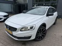 Gebraucht Volvo V60 CC Summum 190 PS (139 kW) 2016 Weiß Kombi