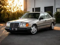 Gebraucht Mercedes 230 132 PS (97 kW) 1988 Gold Limousine