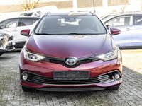 Gebraucht Toyota Auris Team 99 PS (72 kW) 2018 Red mc. Limousine